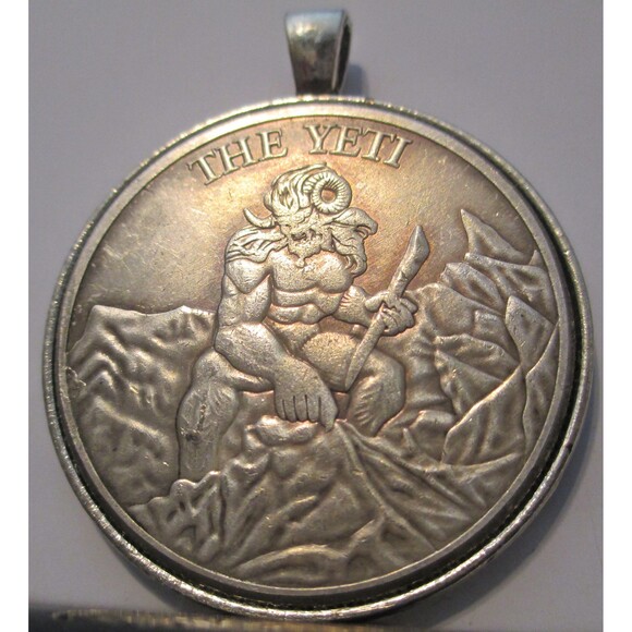 Yeti Coin/Pendant - Picture 3 of 7